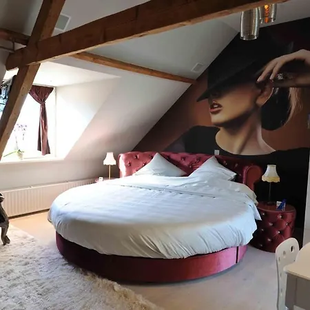 Symphonia Bed and Breakfast Μπριζ